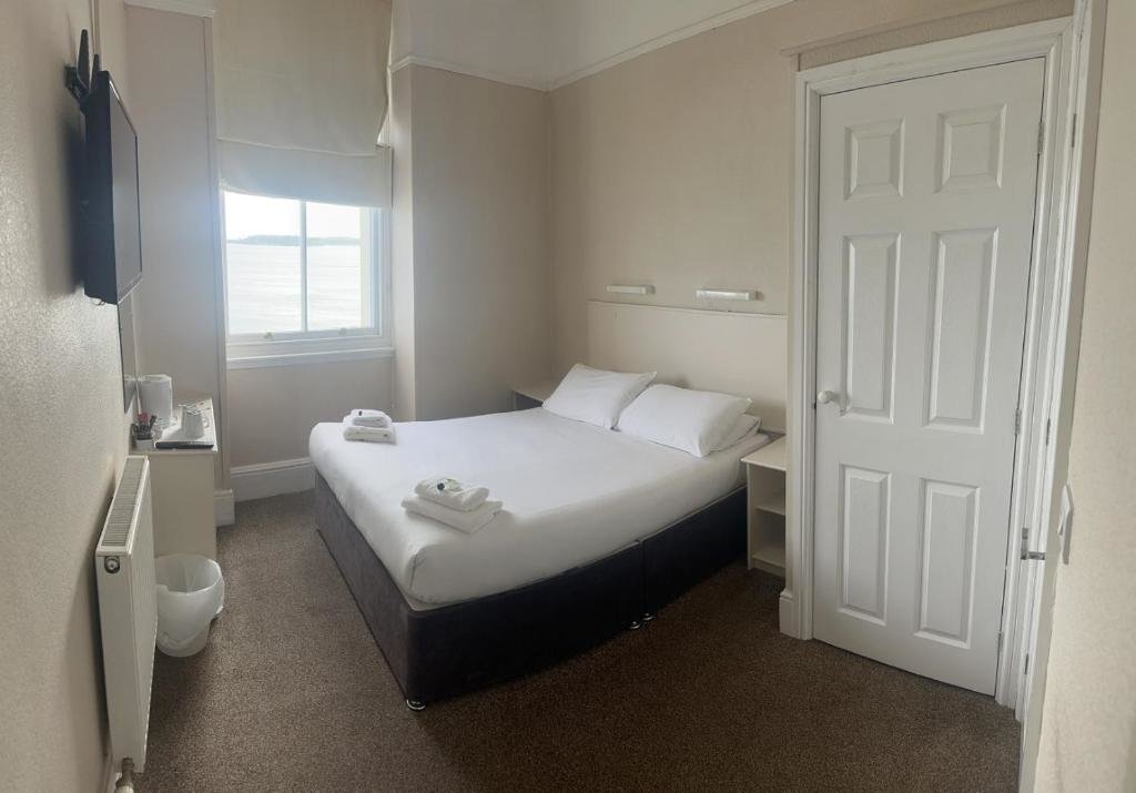 Classic Double room with sea view Clarence House Hotel