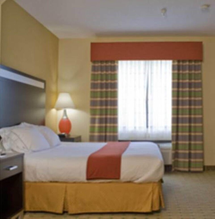 Номер Standard Holiday Inn Express Hotel & Suites Kennesaw Northwest - Acworth, an IHG Hotel