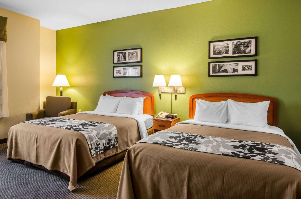 Четырёхместный люкс Sleep Inn & Suites Danville Hwy 58