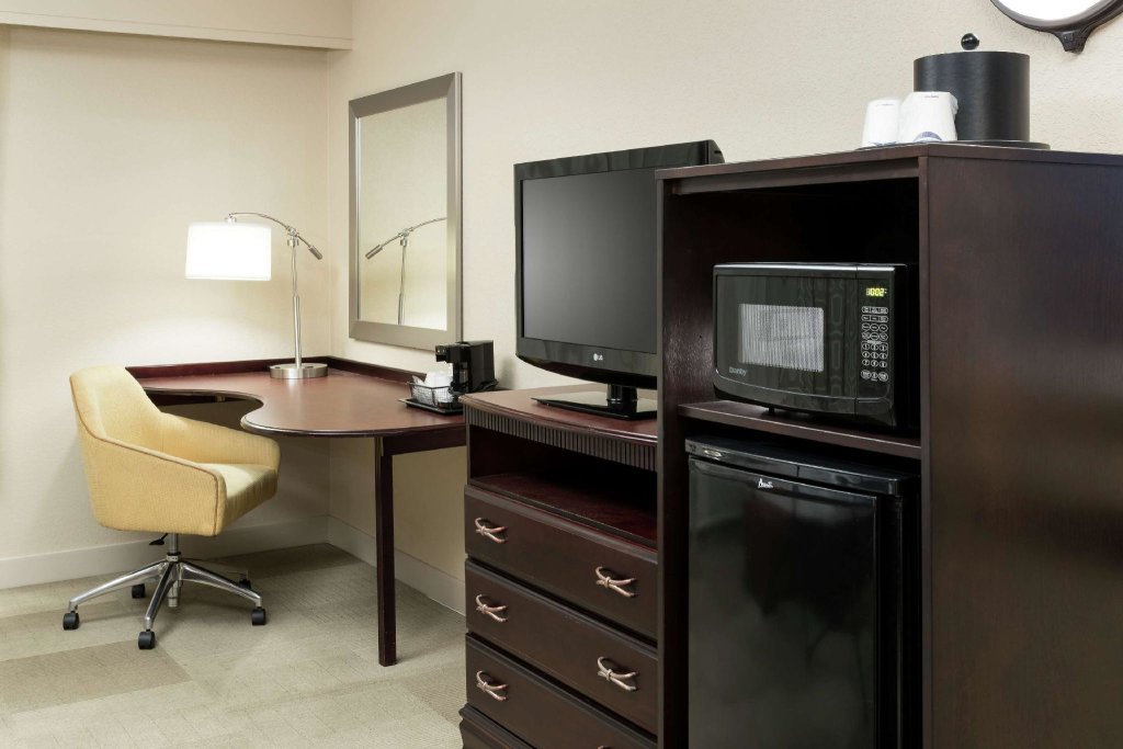 Standard Zimmer Hampton Inn & Suites Pensacola I-10 N at University Town Plaza