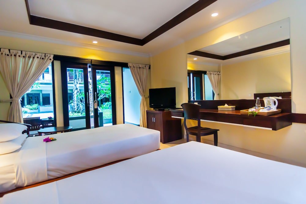 Deluxe room with pool view Champlung Mas Hotel Legian, Kuta