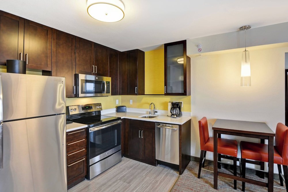 Suite 1 camera da letto Residence Inn by Marriott Milwaukee North/Glendale