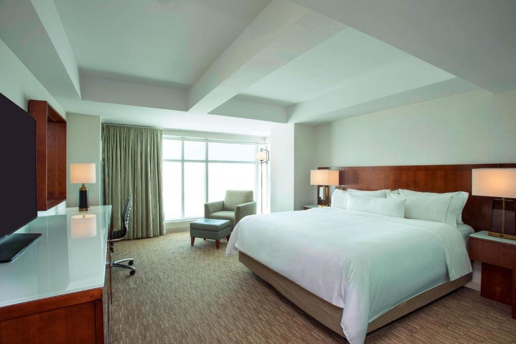 Standard Double room with garden view The Westin Boston Seaport District