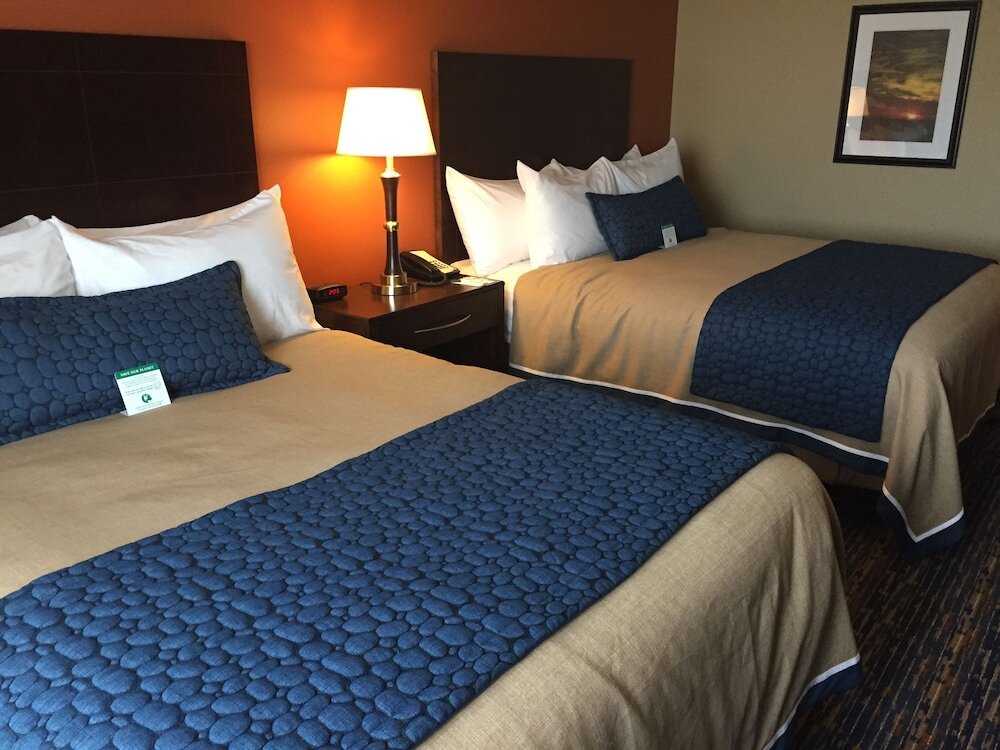 Четырёхместный номер Standard Grandstay Hotel & Suites Mount Horeb - Madison