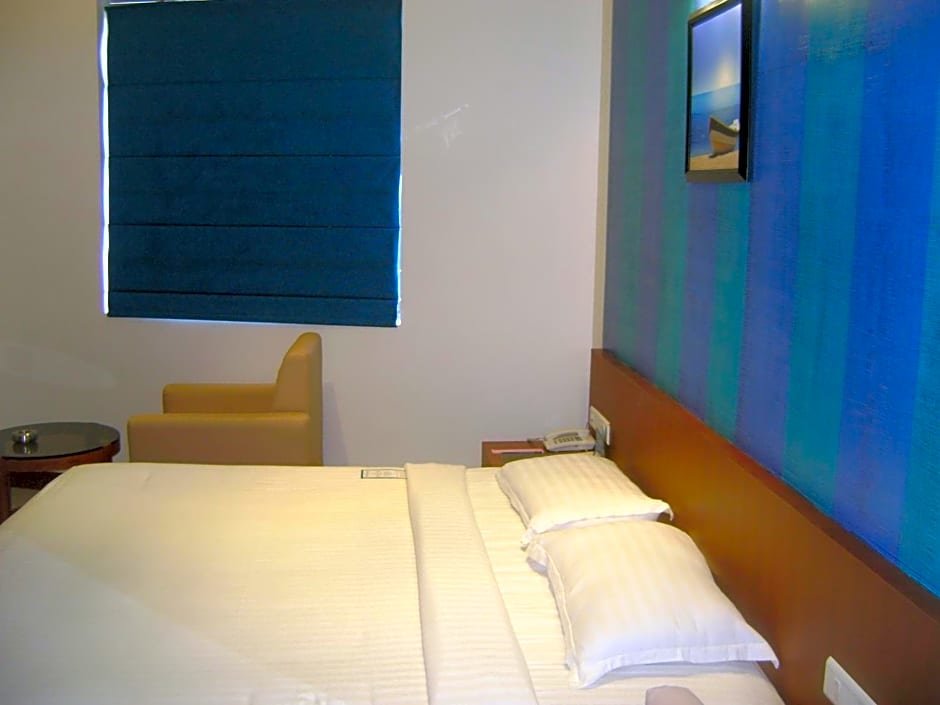 Standard room Hotel Marina Residency