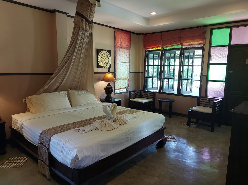 Villa Baan Chai Thung Resort