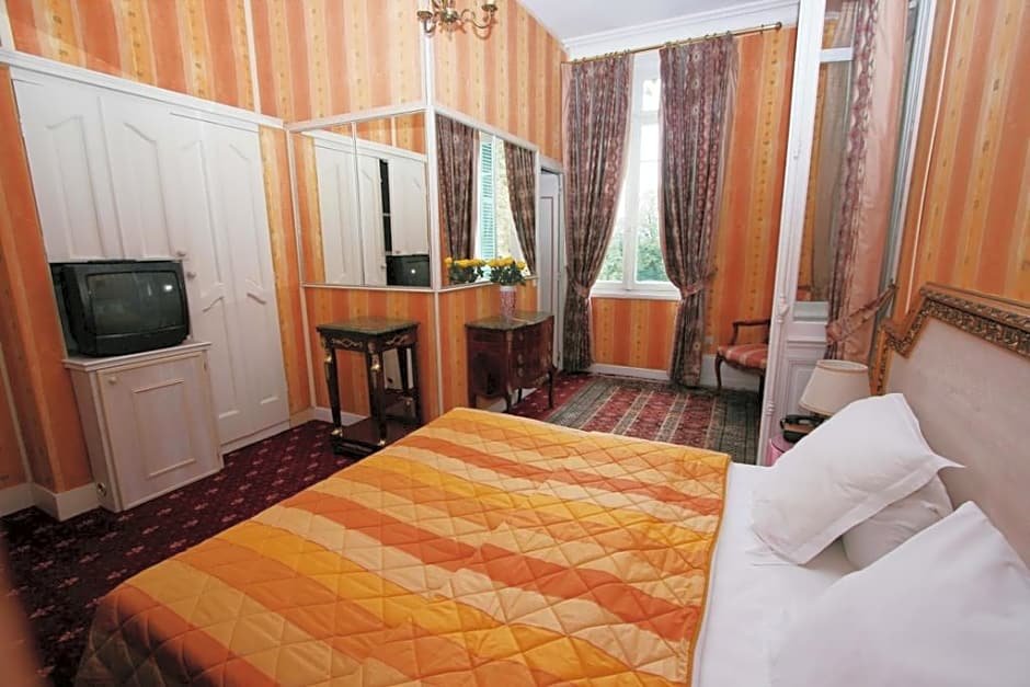 Трёхместный семейный номер Standard Belle Isle Sur Risle - Chateau Hotel & Spa