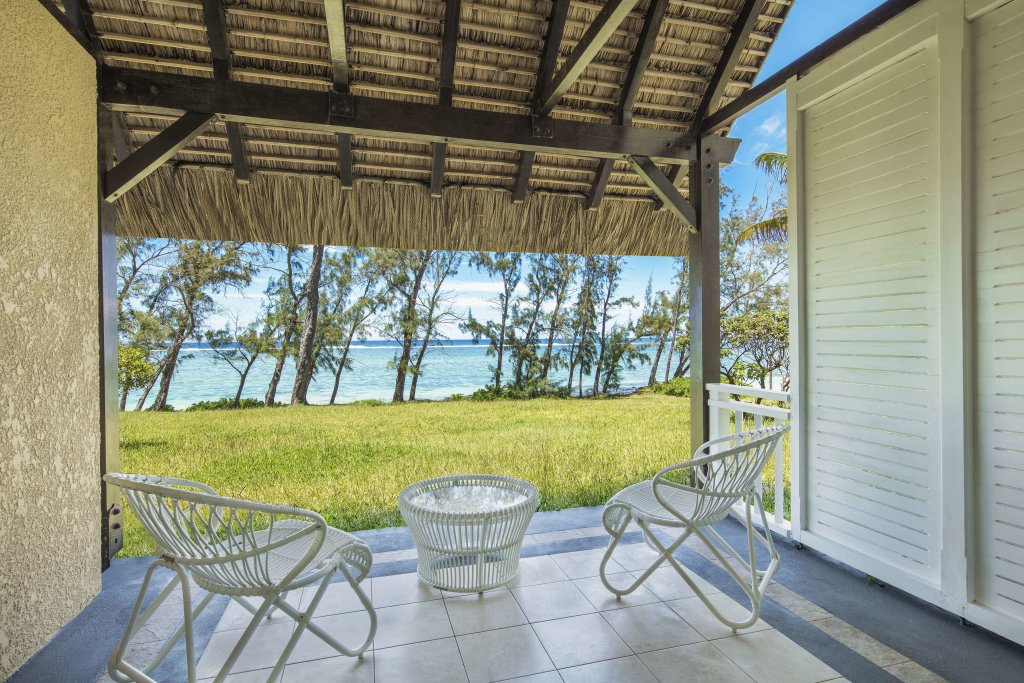 Habitación familiar Estándar frente a la playa OUTRIGGER Mauritius Beach Resort