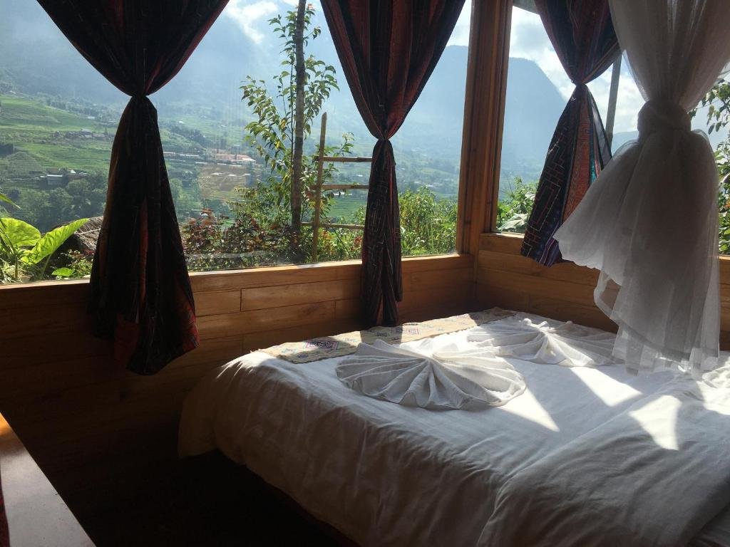 Standard Double room with mountain view Dzay house homestay