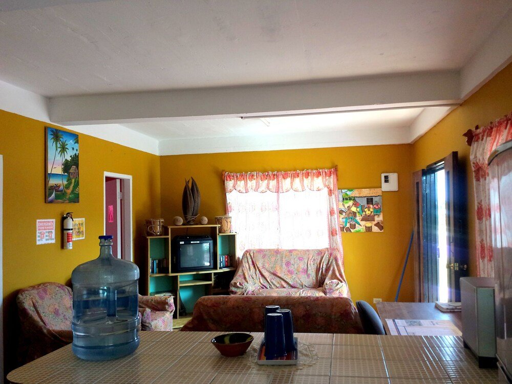 1 Bedroom Standard Double room with garden view Belize Cultural Adventure Guesthouse