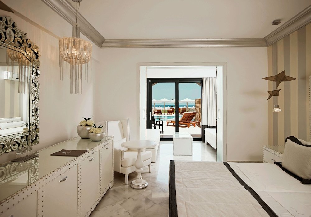 Семейный номер Private Pool с балконом и с видом на море Mitsis Alila Resort & Spa