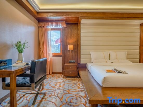 Семейный люкс с 2 комнатами Lijiang Best Li Hotel