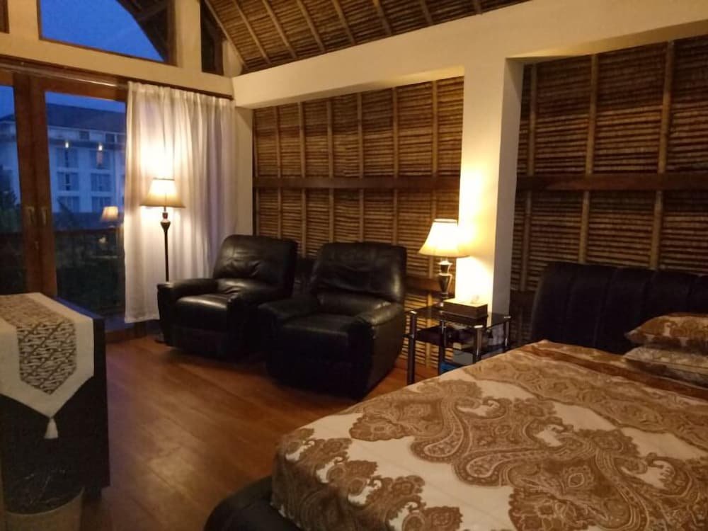 Бунгало с 2 комнатами Bamboo bungalow