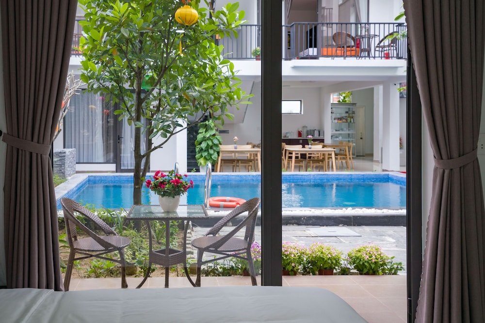 Двухместный номер Deluxe с балконом и с видом на бассейн My Anh Boutique Villa Hoi An