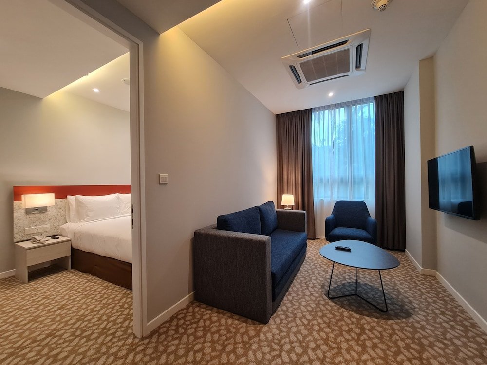 Люкс Holiday Inn Express & Suites Johor Bahru, an IHG Hotel
