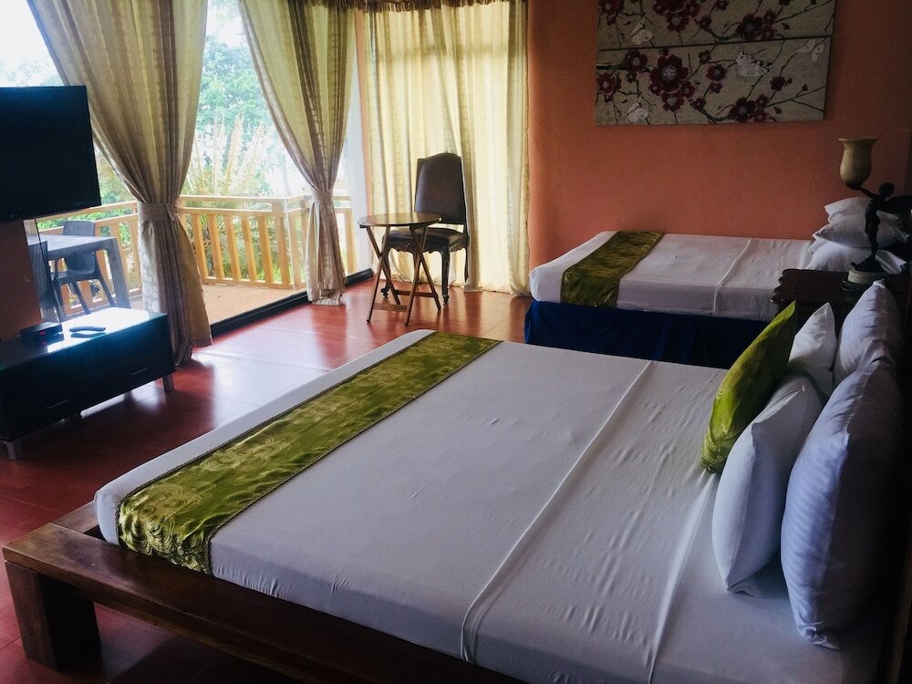 Deluxe room Parklane Bohol Resort and Spa