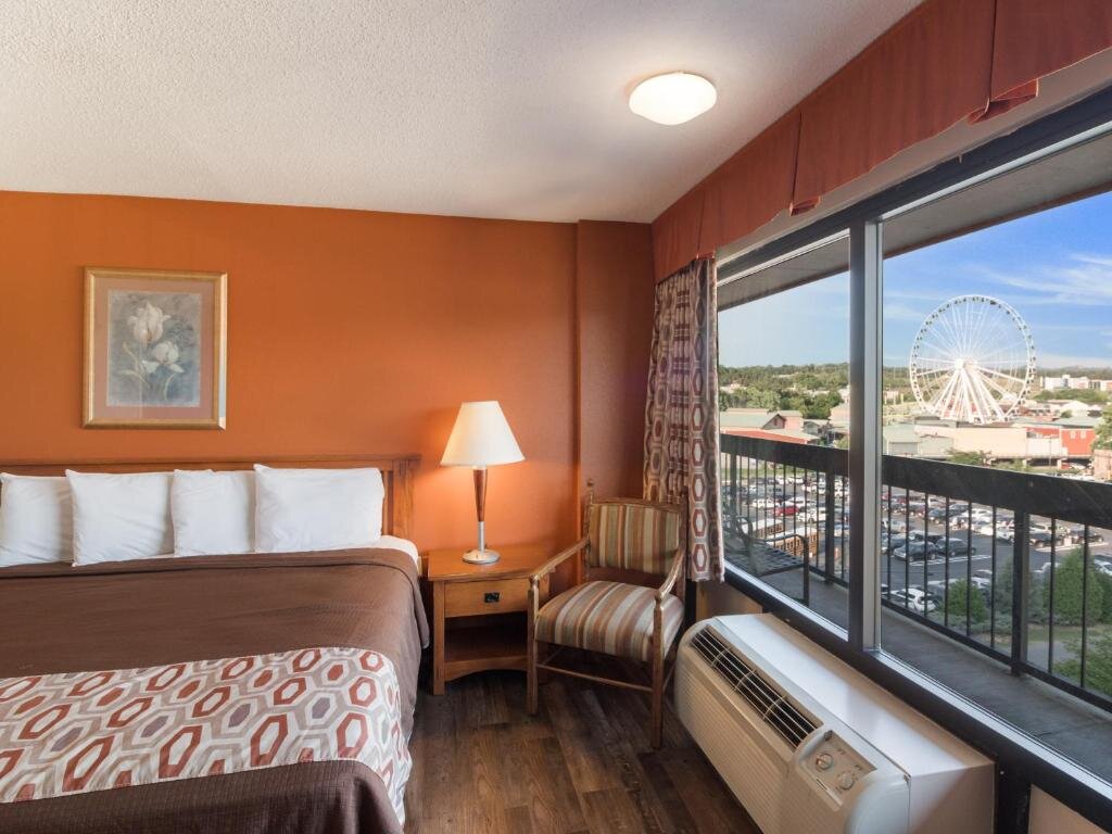 Семейный люкс с 3 комнатами Mountain Vista Inn & Suites - Parkway