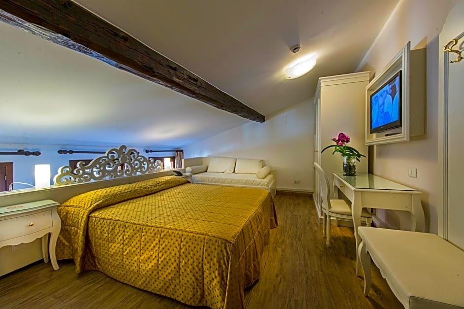 Standard Doppel Zimmer Dachboden Hotel Al Vivit