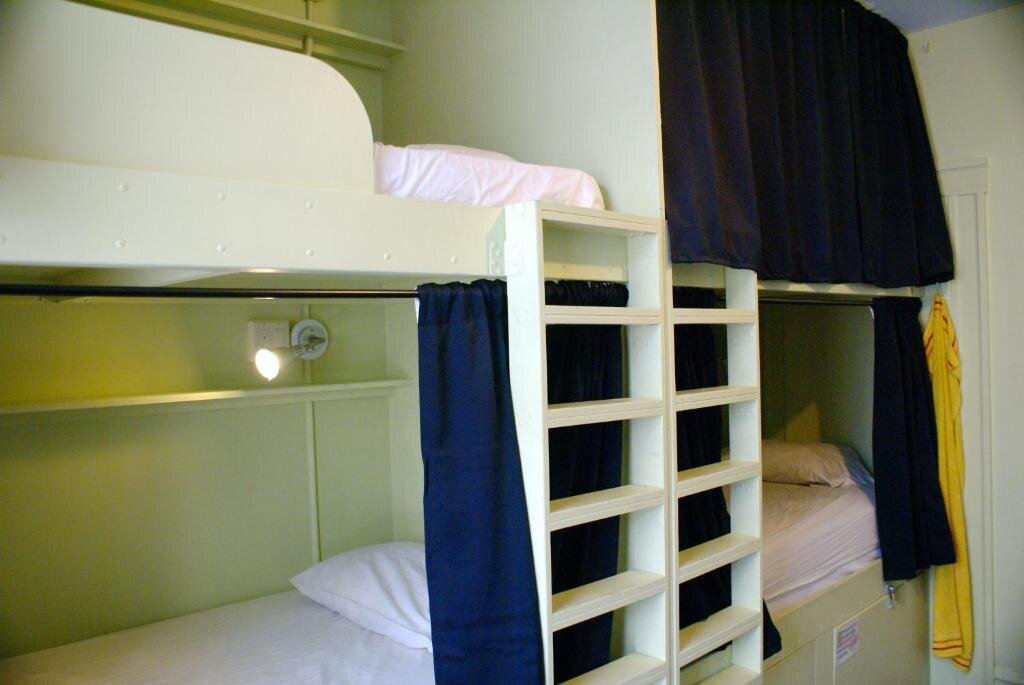 Кровать в общем номере Adelaide Hostel