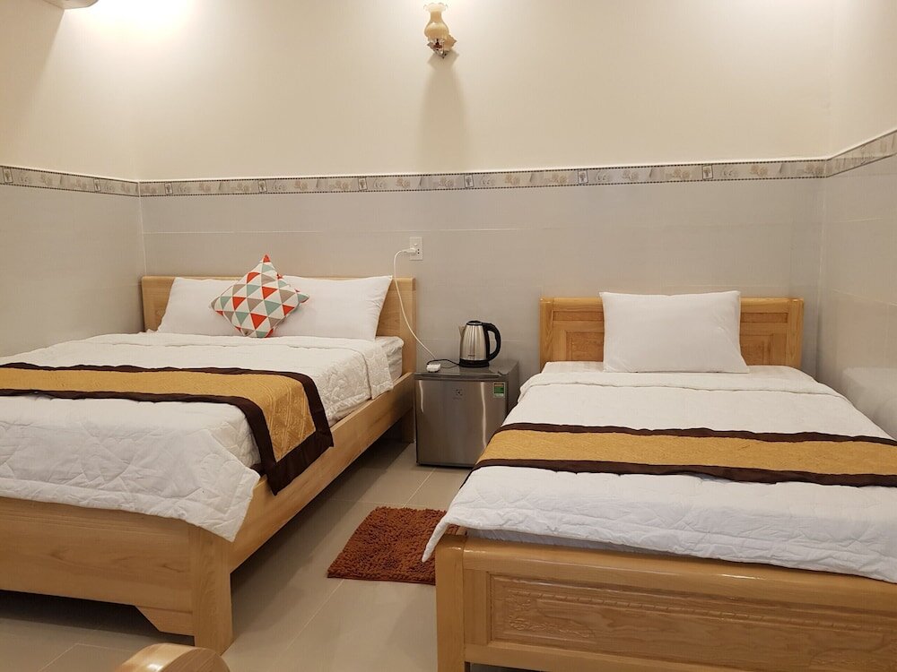 Standard Dreier Familie Zimmer Nam Dinh Homestay - Hostel