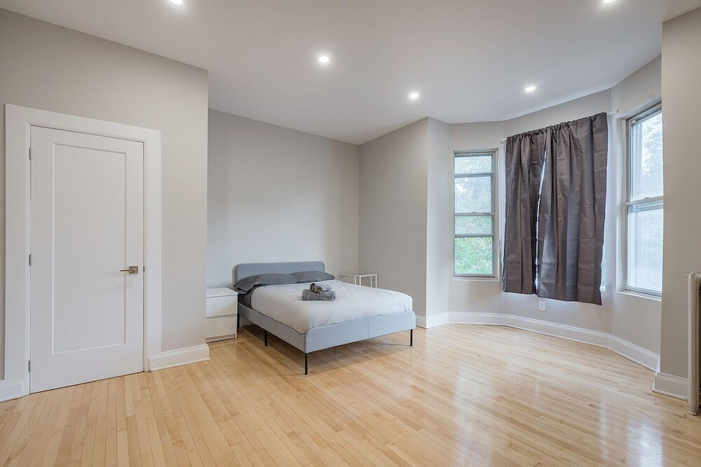 Номер Standard Beautiful 5BR in the HEART of Mile-End