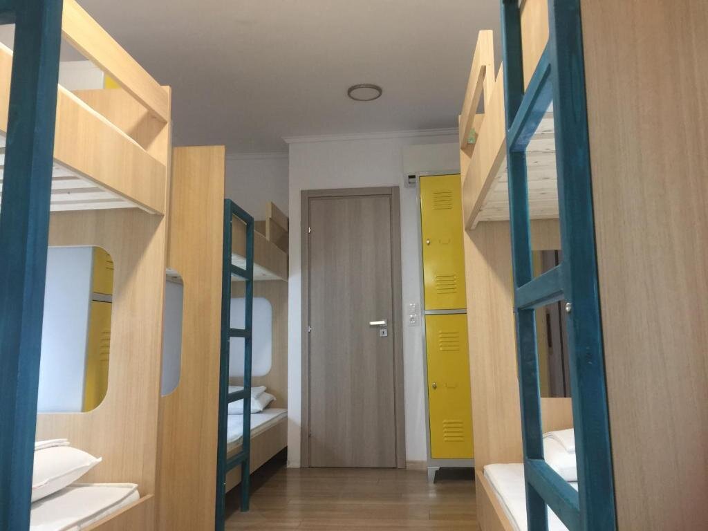 Кровать в общем номере Loutraki Hostel