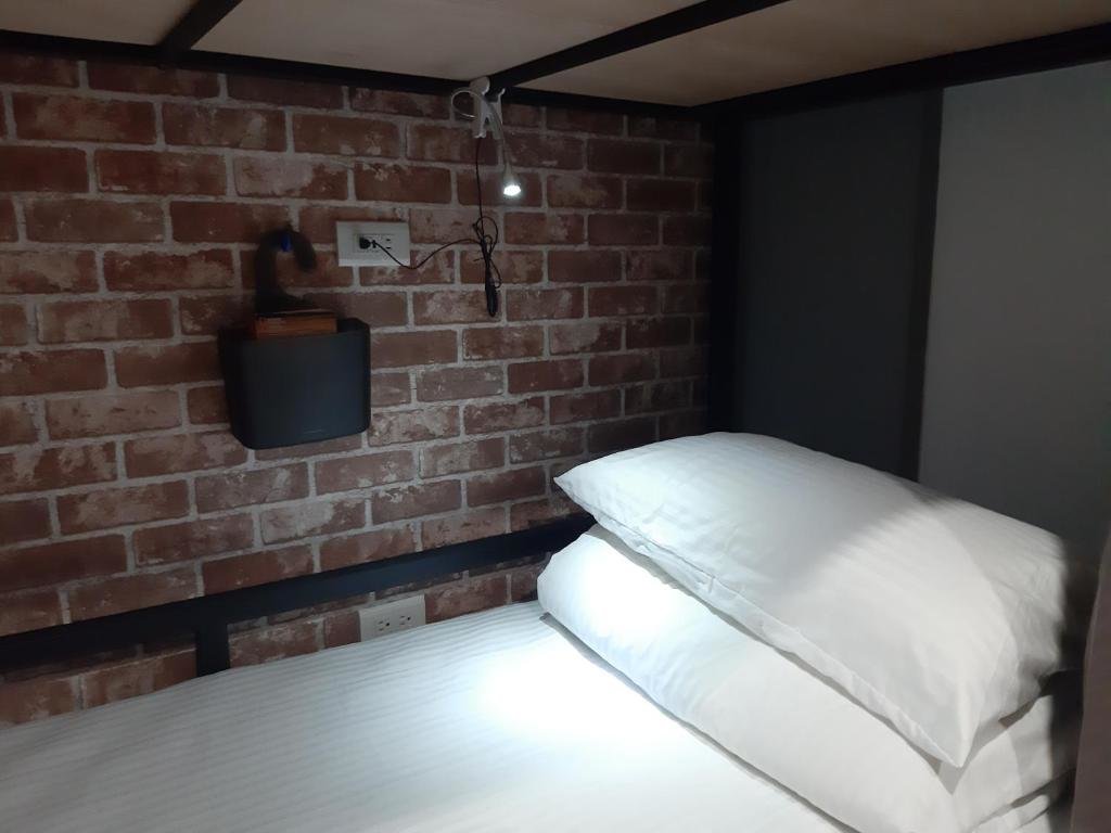 Кровать в общем номере (женский номер) Tainan Quiet Hostel
