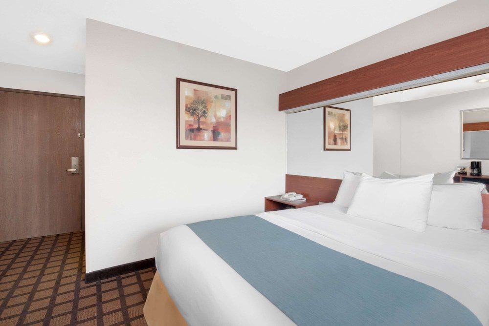 Номер Standard Microtel Inn & Suites by Wyndham Rapid City