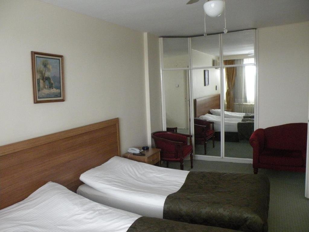 Suite First Apart Hotel