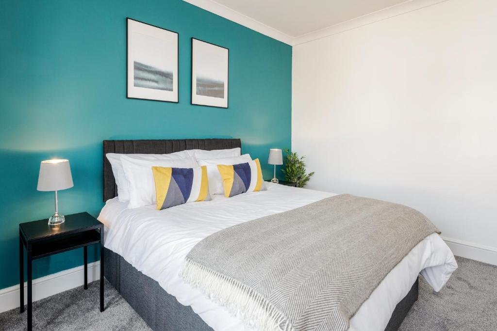 Apartment Luxury Apartment 2bed & Parking - East London - by Damask Homes