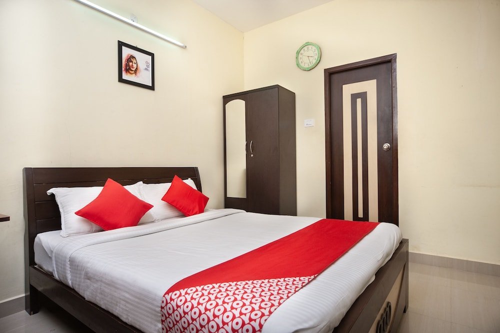 Standard double chambre OYO 7575 ITS South East Residency