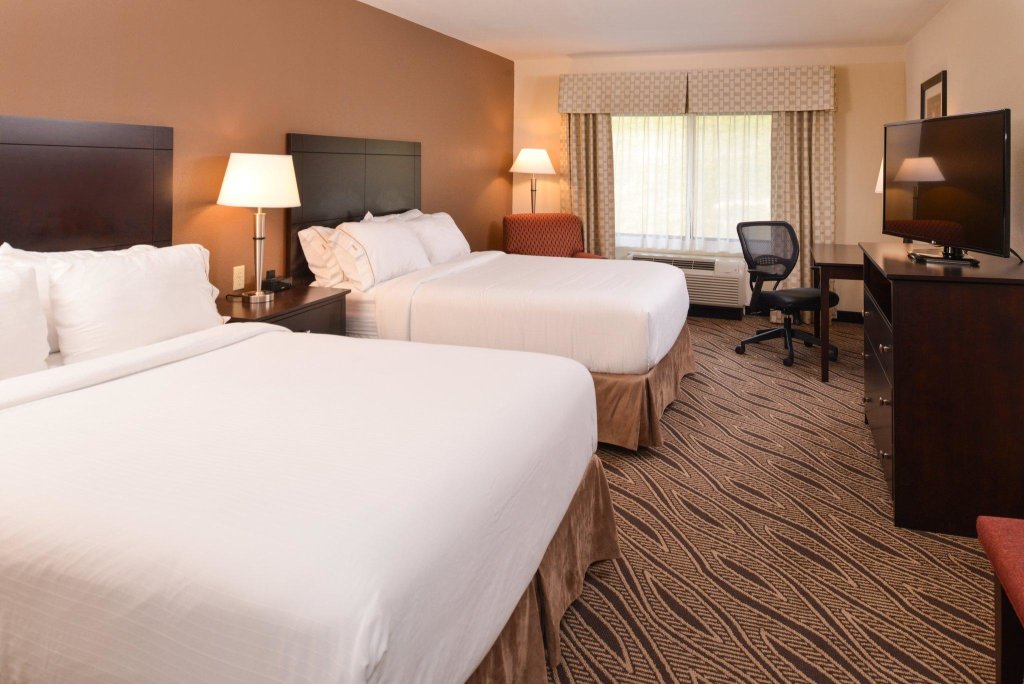 Двухместный номер Standard Holiday Inn Express & Suites Washington - Meadow Lands, an IHG Hotel