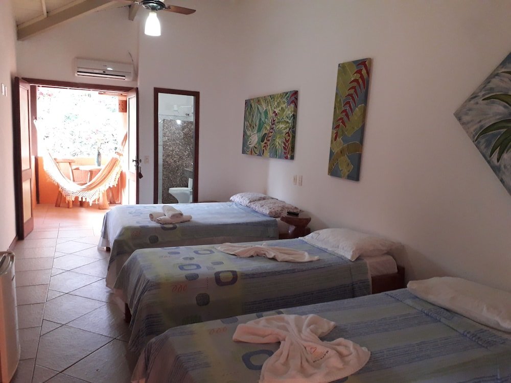 1 Bedroom Standard Quadruple room with balcony Pousada Villa do Sol