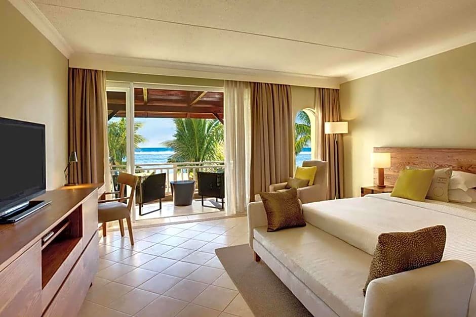 Habitación triple Estándar OUTRIGGER Mauritius Beach Resort