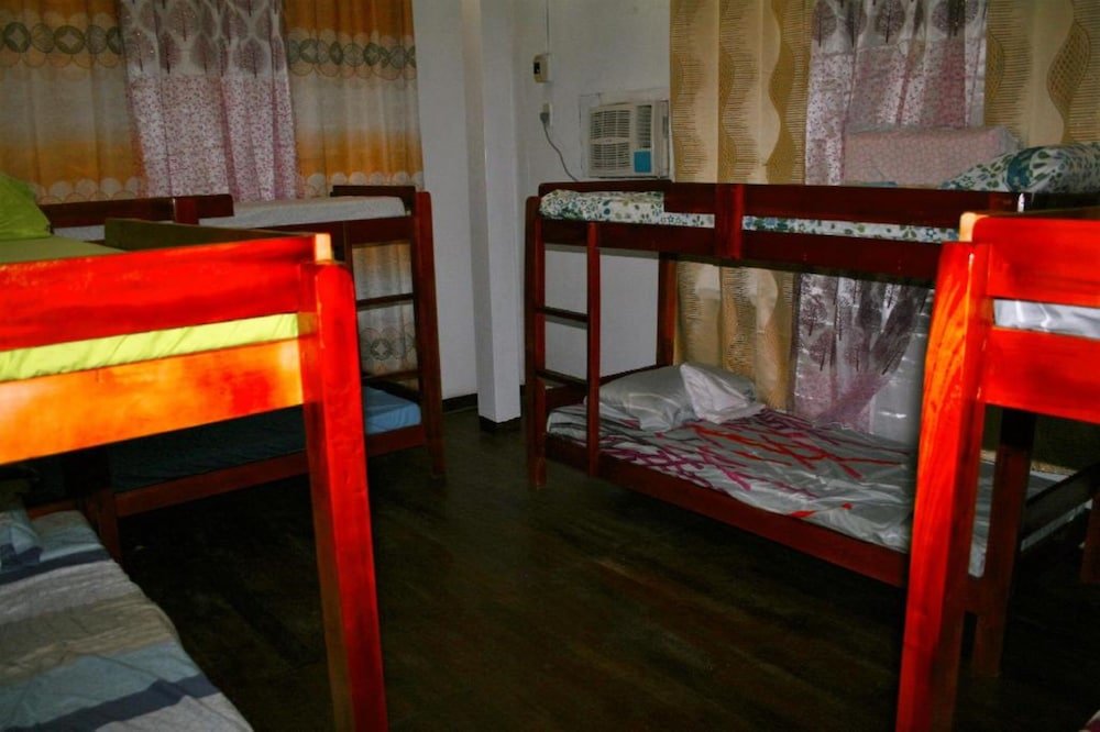 Standard quadruple chambre 8th Street Guesthouse Sto Nino Cebu - Hostel