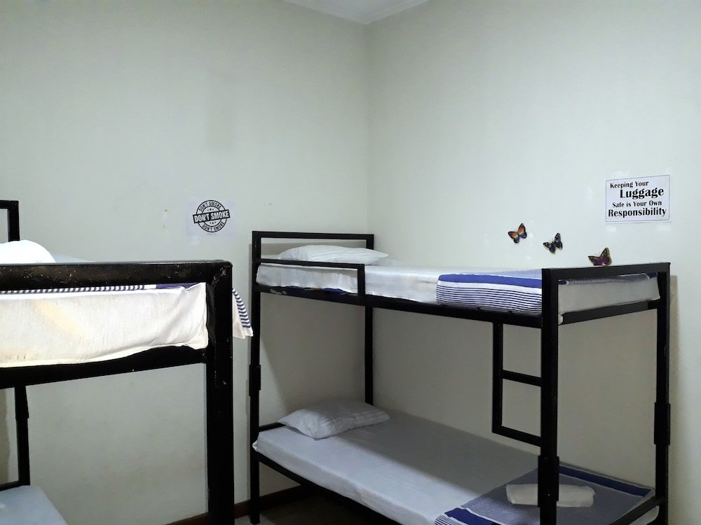 Кровать в общем номере (мужской номер) Unique View Kandy