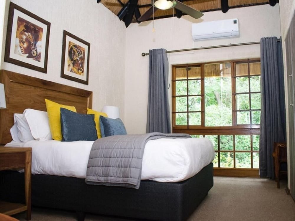 Шале Luxury Kruger Park Lodge -Inyamatane