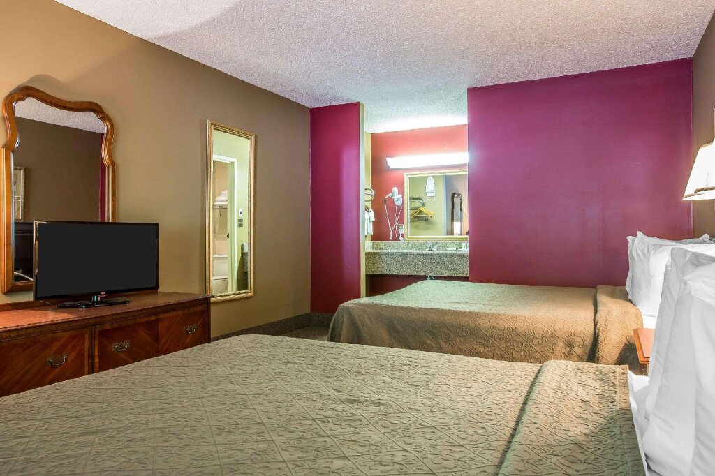 Standard Vierer Zimmer Quality Inn & Suites Mt Chalet