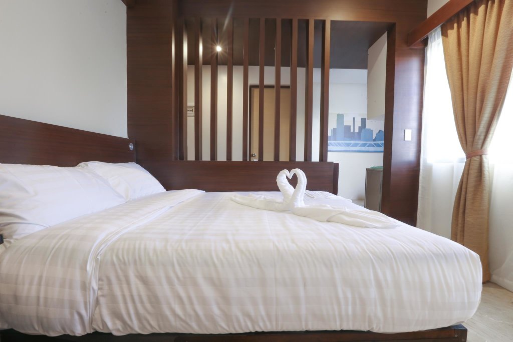 Suite Bed and Bath Serviced Suites