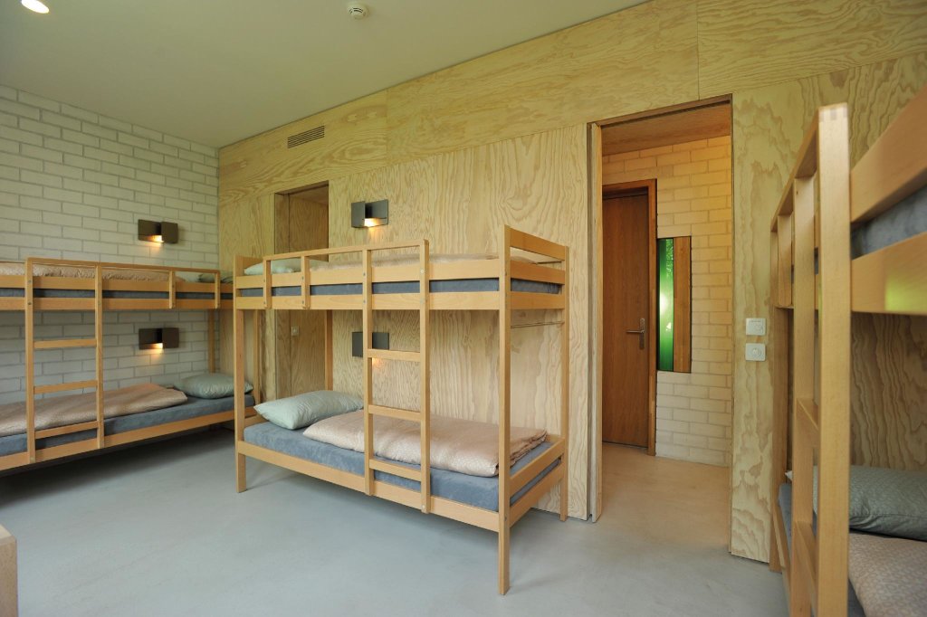 Кровать в общем номере Basel Youth Hostel