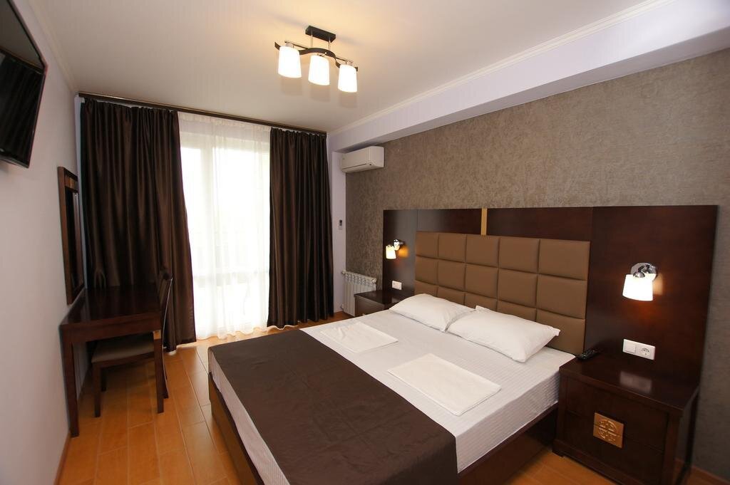 Double suite 2 chambres avec balcon Отель Вилла Море