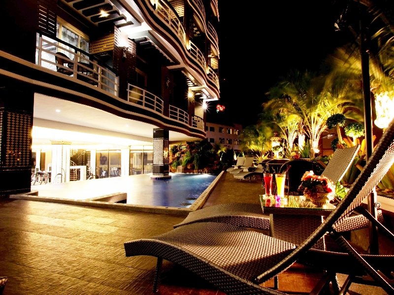 Кровать в общем номере KTK Pattaya Hotel & Residence