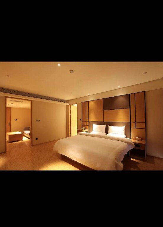 Standard suite JI Hotel Shanghai Jiangqiao Wanda Plaza