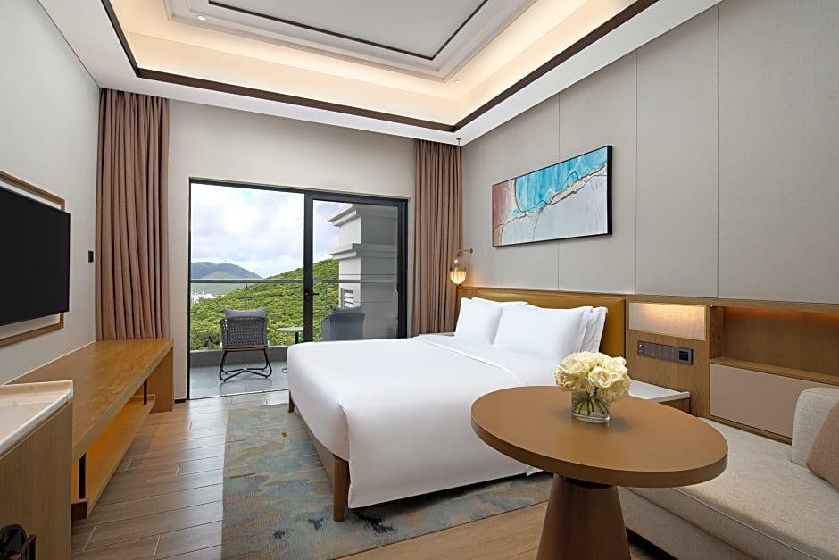 Двухместный номер Standard с видом на горы Holiday Inn Resort Sanya Bay, an IHG Hotel