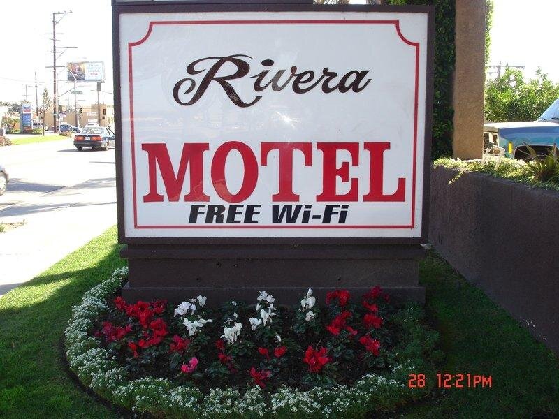 Кровать в общем номере Rivera Inn & Suites Motel