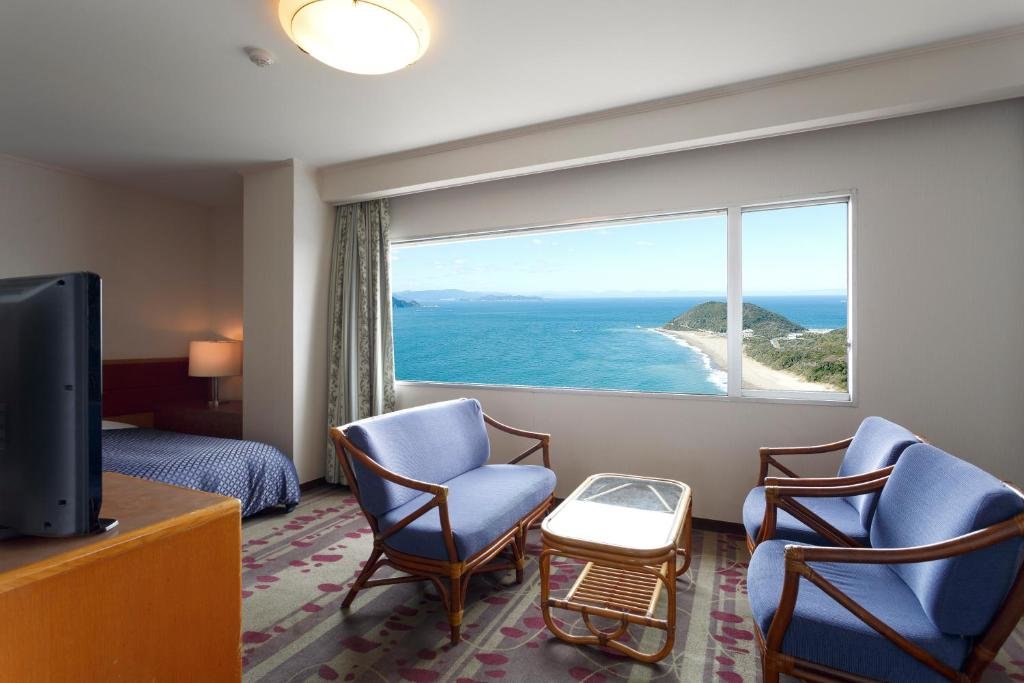 Deluxe Quadruple room Irago Ocean Resort