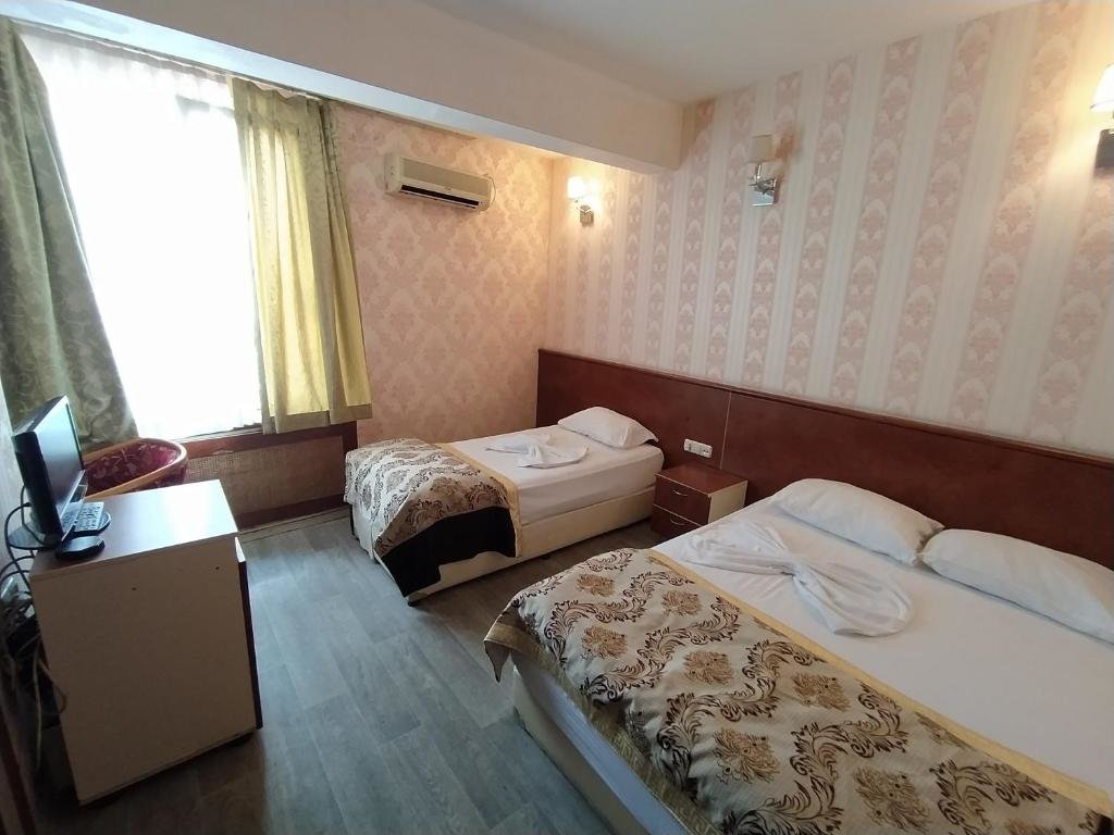 Standard Triple room Turvan Hotel