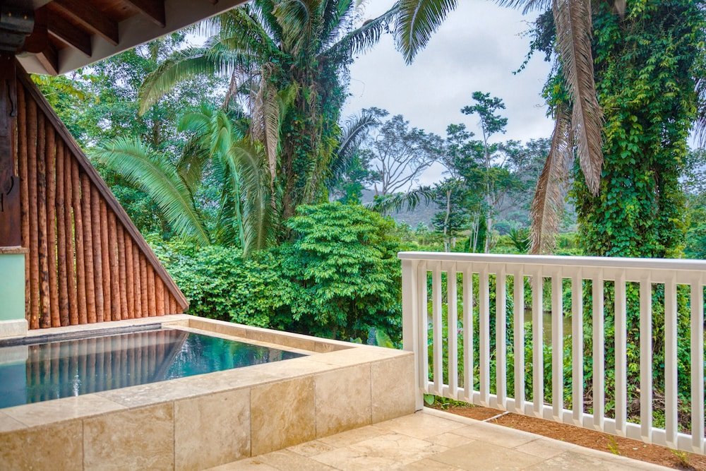 Люкс с балконом и с видом на реку Sleeping Giant Rainforest Lodge