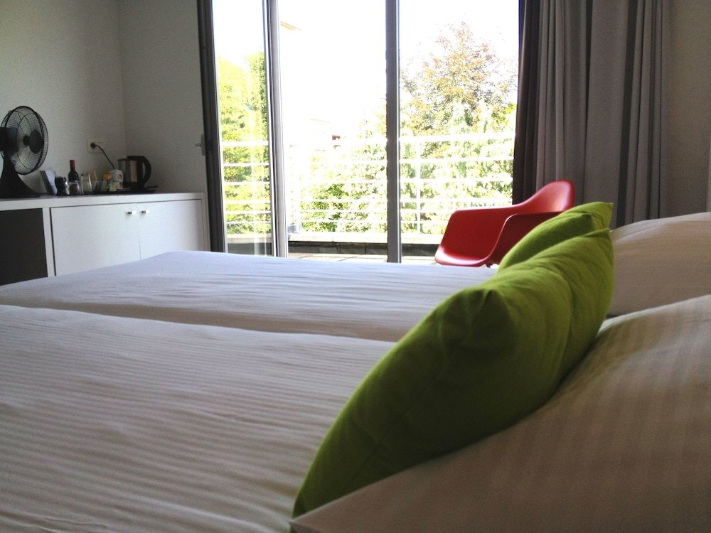 Standard Single room with balcony Hotel Corbie Geel