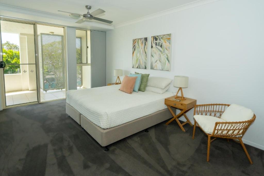 Апартаменты с 3 комнатами oceanfront Waters Edge Apartment Cairns